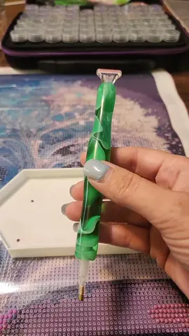 Trying out my new pen! Loving this new green pen I got, very comfortable to hold and use! #DiamondPainting #Art #Relaxing ##ForYouPage #FYP 