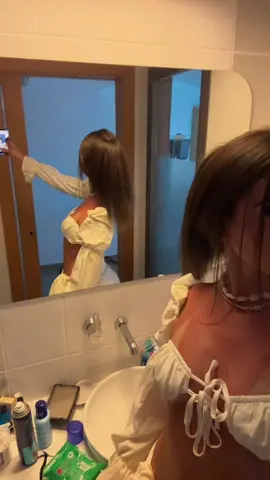 claw clip hair is my fave thing now 