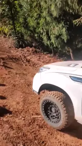 Ford vs Haval off-road on the mountain #chinaoda #offroad #car