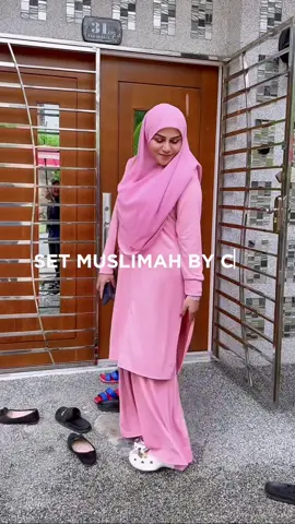 ❤️ SET MUSLIMAH BY CPG ❤️ Set Muslimah memang selesa hampa, kain jenis tak panas, tak payah iron dah.. kalau hampa beli set muslimah ni Sipiji bagi free tudung kat hampa🥰..  Rm129 / sepasang (free tudung ) Rm300/ 3 pasang ( free tudung 3) ❤️ Material baju premium moss crepe ironless ❤️ Zip di dada dan di belakang - BF friendly ❤️ Belahan di kiri kanan baju ❤️ Saiz dari S-3XI ❤️ Ada poket di bahagian kanan baju ❤️ 9 colour  Senyumanmu kebahagiaanku ❤️ #cpg #cikpuangojes #wanitaikonmalaysia #charityangel #cpgcosmetics #cpgphilippines #pertubuhankebajikancpg #pertubuhankebajikancikpuangojesmalaysia #AWIM2022  #ikonusahawatiutara #AnugerahWanitaIkonMalaysia2022 #AreYouOkay #awakokayke #AWIM #KWIM  #JPW  #Familyfirst N