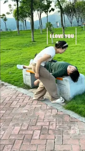 Nụ Hôn Ngọt Ngào...🤣🤣🤣🥰🥰#haivui #iloveyou #tiktok #foryou #troll #funny #laugh #haha #OhNo 