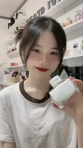 Cuốn mà nhẹ,nhẹ nhưng thơm lâu mùi hương đến từ nhà Montblanc#perfume #nuochoachinhhang #lavistore #nhatban 