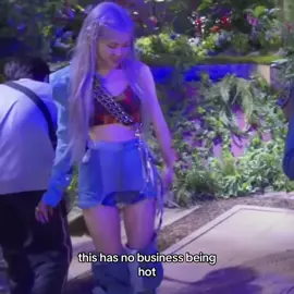 HER HIPS #rosé #roséhardtolove #blackpink #roséblackpink #parkchaeyoung #roséchella #chaersluva #fyp #foryou #foryoupage #roséult #fansé #blowup #viral #blowthisup #bornpinkworldtour 