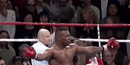 Mike Tyson vs. Frank Bruno | #miketyson #frankbruno #miketysonboxing #miketysonduet #boxing #boxing🥊 #boxingtraining #boxingday #boxingfans #boxingtok 
