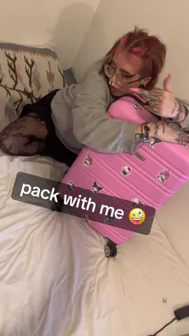 2 days🏝️😌✈️ #packwithme #packmysuitcase #vacation #holiday #lilelizaj #alt #pinkaesthetic #fyp 