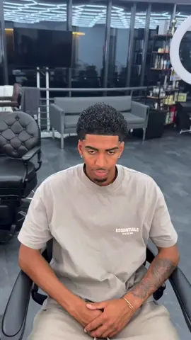 MID TAPER  CURLY TOP #fyp #haircut #goviral #viralvideo #germany🇩🇪 #austria🇦🇹 #schweiz🇨🇭 #haarschnitt #taperfade #curlyhair #viralvideo #fyp #fypシ゚viral #fy 