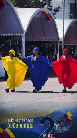 Las mujeres policías colombianas engalanaron nuestro desfile mostrando sus capacidades y destresas.  #20dejulioenelterritorio #TesorosDeColombia #diosypatria #seguridad #tiktok #viral #parati 