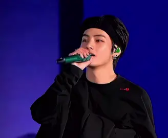 #kimtaehyung #taehyung #v #tiktokkorean #viraltiktok #viral #fypシ゚viral #tae #fypp #vlive #koreantiktok #tiktok #tiktok 