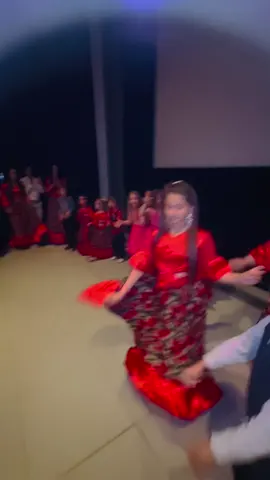 #foryoupage #fyp #romani #romanidance #kaskosancharity #romanipe #nekedbelegyen #gypsymusic #gypsy #romanisong #romanipeople #gypsydance 
