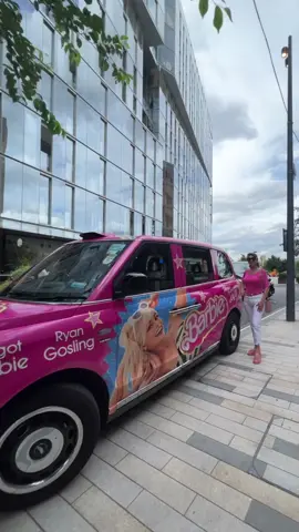 Barbie em Londres!💕💓💗. . . . . . #barbie #barbiedoll #barbiegirl #makeupforbarbies #barbiestyle #barbiecollector #macbarbie07giveaway #barbieswink #barbies #barbiegram #barbier #barbiere #barbie_muslimah #blackbarbie #barbiefashion #barbiefashionista #instabarbie #barbielook #barbietingz #barbiephotography #barbiemuslimah #barbieworld #barbiecollection #barbiedolls #makeupforbarbies2 #barbielife #makeupbarbie #barbielens #barbiefashionistas #barbiemadetomove #barbiephoto #barbiedreams #bestbarbiephoto #barbiekumalasari #barbiefingers #macbarbie07 #barbielover #barbiepink #madetomovebarbie #barbiemattel