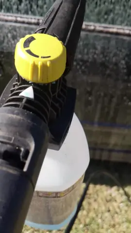 USING THE KARCHER ULTRA FOAM CANNON - FJ10 TO CLEAN CARS #cars #karcher #clean #foam #cannon