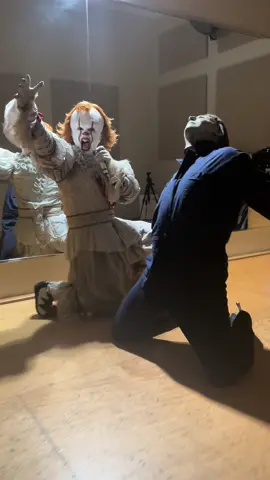 We will survive 😈 @TwistedPennywise  #foryou #fyp #trending #viral #dance #funny #iwillsurvive #slay #michaelslayers #michaelmyersinheels