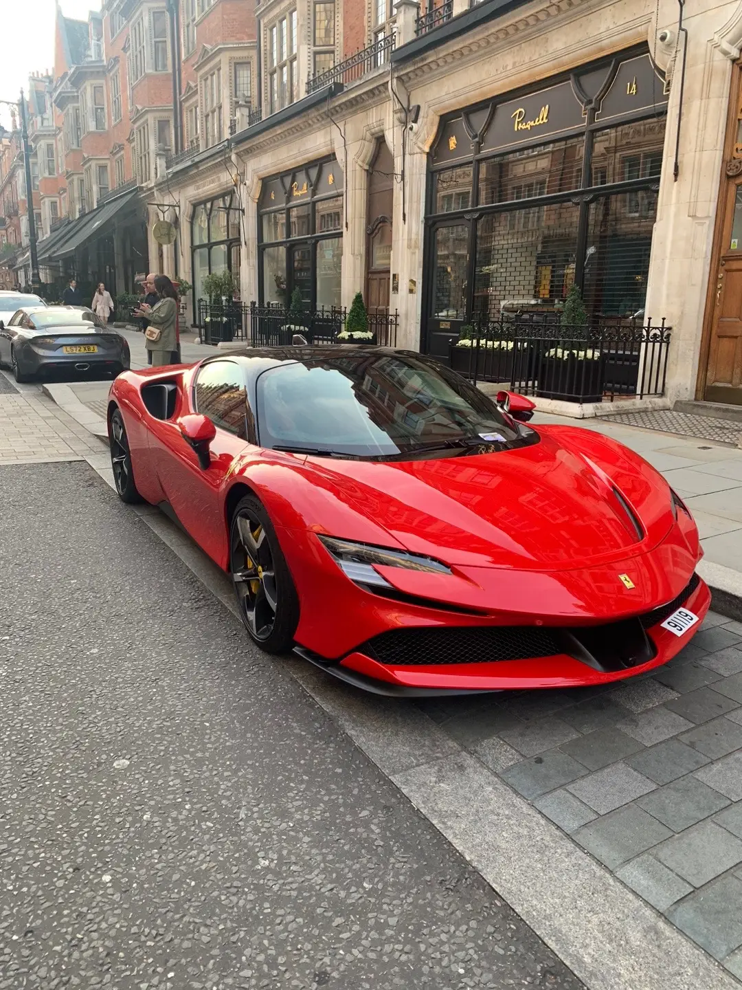 #parati #cars #spottercars #carspotter #best #ferrari #red #london #lentejas 