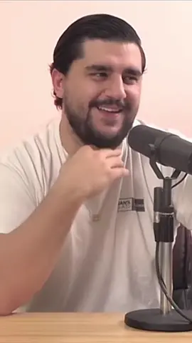 Replying to @𝒜𝓂𝓎  right after the do you miss me conversation.. “me worked!?” 🤣 #fyp #foryoupage #joesantagato #frankalvarez #thebasementyard #tby #santagatostudios #funny #clip #podcast 