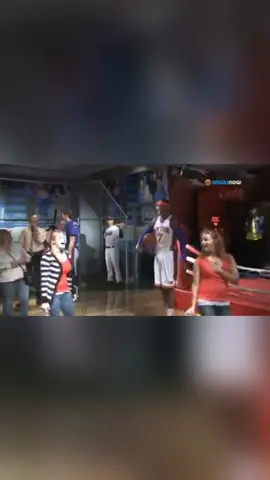 When Carmelo was pranking people at the wax museum. 🤣  [via @New York Knicks] 
