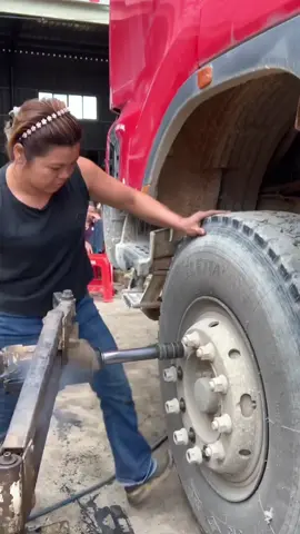 How to open 18 wheeler tires..