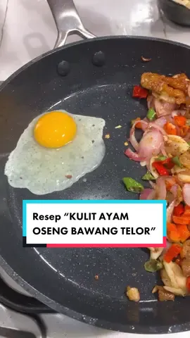 Cobain ce, “Kulit Ayam Oseng Bawang Telor” #kancedinda  Bumbu : • 7siung Baput, Geprek • 1bh Bamer Besar, Iris • 20-30bh Cabe Rawit, Potong • 1sdt Terasi Panggang • Kaldu Bubuk secukupnya * 2bh Jeruk Kalamansi, Peras #reels #fyp #dindaalamanda #aladindacookery #kulitayamosengbawangtelor #menuseharihari #osengbawang #aladinda #explore #food #foodtiktok #resep #reseposengbawang #fypシ 