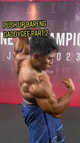 nantangin daddygee push up PART 2 🔥🔥 #chrisputra #challage #pushups #evolene #fyp 