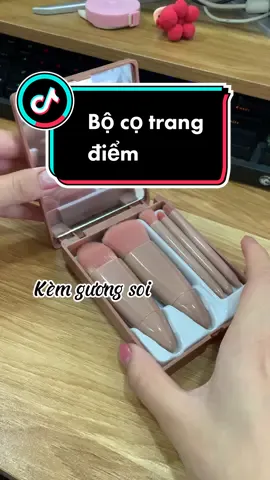 Set hộp 5 cây cọ trang điểm cá nhân kèm gương soi màu hồng pastel #cotrangdiem #LearnOnTikTok #setcokemguong 
