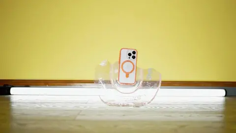 With it, you no longer have to worry about your phone breaking #phonecase #iphone  #caseiphone #iphonecase #case #phonecases #phonecover #plus #samsung #cases #phonecaseshop #customcase #casingiphone #casemurah #airbag #Antifall #phone #mobile #smartphone #apple  #technology #foryou #foru #foryoupage #fyp #fypシ゚viral #viral #funny #goodthing #drop