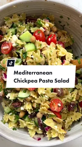 Something about pasta salad just does it for me 🤌  #vegan #veganrecipes #plantbased #pastasalad #pastasaladsummer 