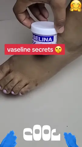 #footcare #pedicure #sexy😍🤤😍 #sexy #vaseline #rubber #scrubbing #soft #softgirl #soap #bubbles #makingthecut #easy #does #do 