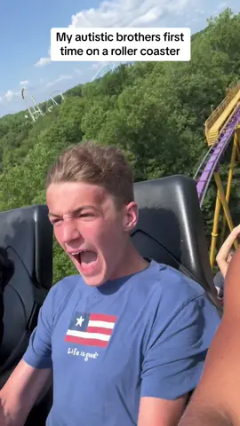 Hes fine  #fyp #foryou #foryoupage #rollercoaster #buschgardens #screaming 