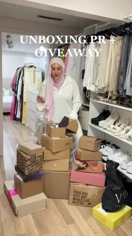 unbox PR haul + box of goodies GIVEAWAY!!!   to enter: must be following me & comment your favourite makeup product (mine's blush!)  winner will recieve a box of goodies, must be 18+ to enter, must be in U.S or Canada, giveaway is not affiliated with tiktok, this is my only account, winner will be messaged through here, giveaway ends 7/26. #haul #giveaway #pr 