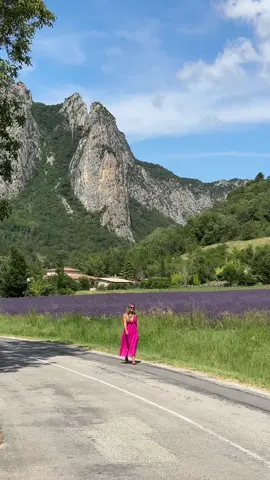 𝐒𝐀𝐎𝐔 🇫🇷 𝐅𝐑𝐀𝐍𝐂𝐄 Immerse yourself in the dreamy landscapes of Saou, France, home to breathtaking lavender fields! 💜🌾✨ Saou, a charming town nestled in the heart of the Drôme region, is a treasure trove of natural beauty. In the summertime, the lavender fields stretch as far as the eye can see, painting the landscape in shades of vivid purple. 🌄💜 Take a leisurely walk through the fragrant fields, and let the soothing scent of lavender whisk you away. The sight of endless rows of lavender against the backdrop of Saou's picturesque landscape is a spectacle not to be missed. 🌾🌸 Don't forget to explore the local shops and cafes in the town center, where you can savor delicious pastries and bring home lavender-infused treats. 🍯☕ If you're looking for a serene escape and a feast for your senses, the lavender fields of Saou, France, should definitely be on your travel list. This captivating destination is waiting to offer you a unique and unforgettable experience! 💙🤗 #Saou #France #LavenderFields #TravelGoals #TravelInspiration 