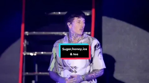 SugarHoneyUce&Tea 🔥 (summerSonic 2019) #bringmethehorizon #sugarhoneyicedtea #oliversykes #bmth #olisykes #olobersykes #summersonic #metalcore #metaltok #amo #japan #babymetal #music #fypシ #fyp #foryou 