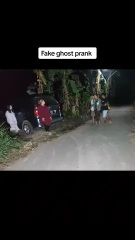 Fake ghost prank #prank #funny #ghost #laugh #funnymoments #trolls #video #laughs #funnyvideos #troll #makelaugh #funnynotfunny #prankvideo 