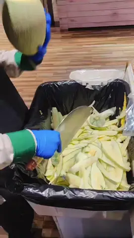 How to peel a cantaloupe 