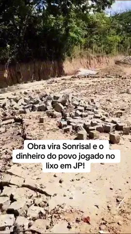 OBRA VIRA SONRISAL!  URGENTE: João Pessoa não tem fiscalização em absolutamente nada!  Olha como tá dissolvendo o calçamento iniciado na rua dos Escoteiros, aqui na capital.  Dinheiro público jogado na lata do lixo.  Falta planejamento na gestão pública!  Não tem como ficar calado assistindo a tudo isso que tá ocorrendo na nossa cidade!
