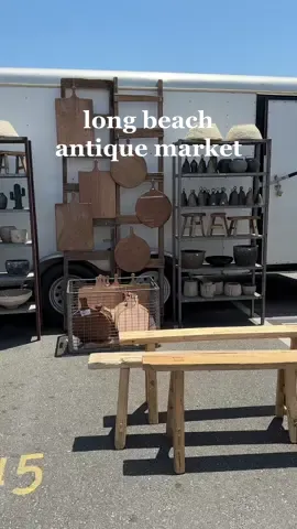 PRO TIP: Mark your calendar for the third Sunday of the month!  #fleamarkets #longbeachantiquemarket #vintagemarket #vintagefinds #secondhandshopping #fleamarketfinds 