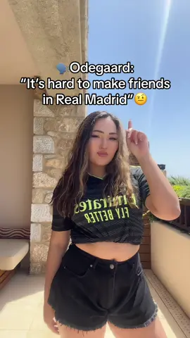 “Militao Militao” at the end🤣🫶🏻🤍 #football #footballtiktok #realmadrid #halamadrid #judebellinghamedit #judebellingham #odegaard #martinodegaard 