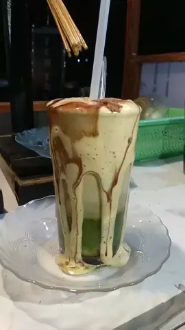 teh Talua go green 😁🙏 #tehtalua #tehtaluagreentea #tehtaluaminang #minumantiktok #minumankekinian #minumanenergiherbal #minumanlelakiperempuan #minumanstaminakuat #padangsumbar  #tehtaluaabakpadang 