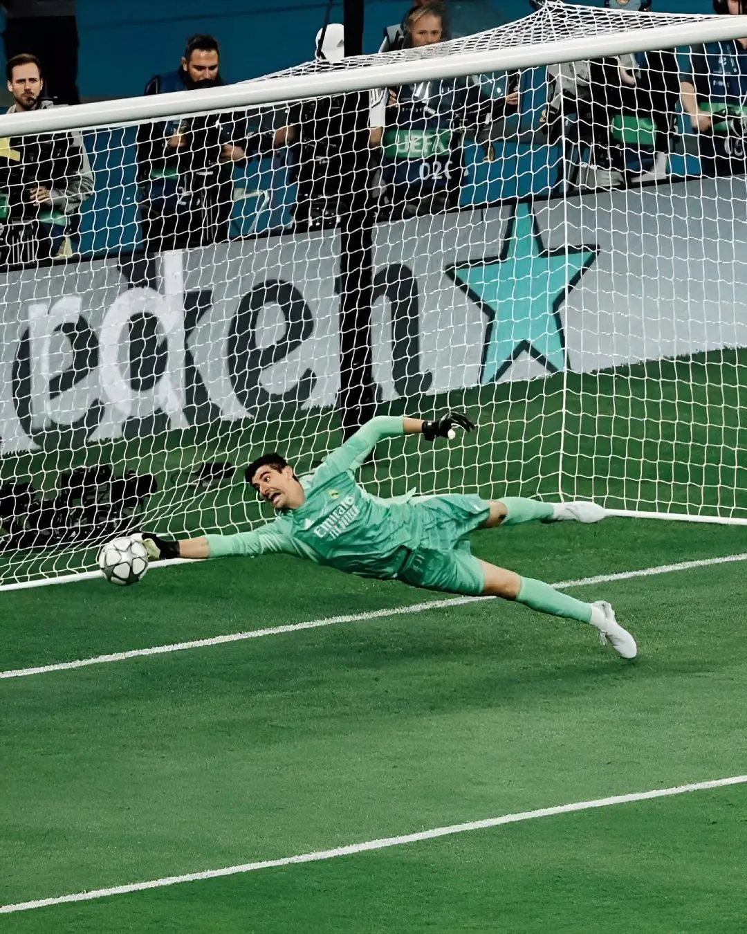 Thibaut Courtois Champions League 2021-2022☠️ #courtois #realmadrid #wallpaper #portero #goalkeeper #championsleague #fondosdepantalla 