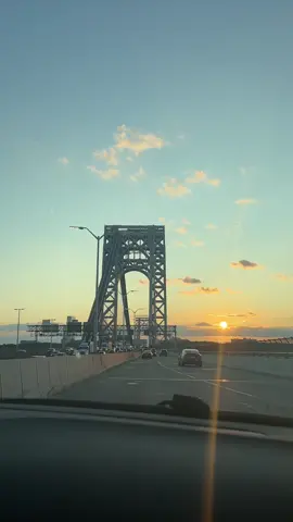 Summer sunsets🥹✨💫  #fyp #sunsets #gwb #nyc #nycviews #hozier #nyclife #ohiloveitandihateitatthesametime 