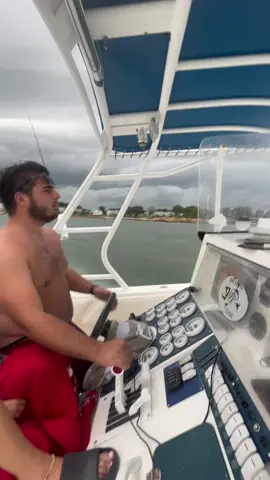 Amazing day on the boat with Captain pepper #patcestaro #justmadeit #beatthestorm #familyday #thecestaros 