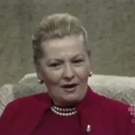 Joan Fontaine on the infamous feud between her and her sister, Olivia de Havilland #joanfontaine #oliviadehavilland #oldhollywood #oldhollywoodfeud 