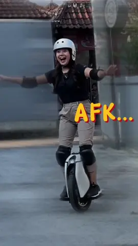Membalas @milopanggilanku salto gimana?#ElectricUnicycle #Unicycle #LisaYoneyama #RodaSatu 