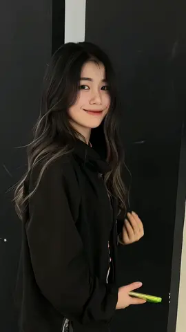 Balayage Châu Á. Hiệu ứng balayage mới nhất của Guy sẽ giúp tóc bạn đẹp với thời gian siêu lâu luôn 😊 #guyhairstudio #salonnhatrang #salonuytinnhatrang #salondongkhachnhatrang #tocdep #uongonsong #tochippie #layer #toccatdep #balayage #highlight #hiddenlight #babylight #ombre #maukhongtaydep #maukhongtay #mautaydep #blondhair #squarebob #tocduoicup #tocuondep 