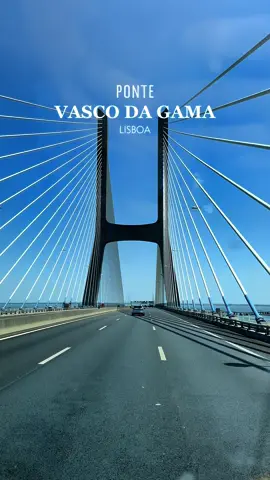 Com seus incríveis 17km de extensão, interligando Lisboa a Montijo, a Ponte Vasco da Gama é uma das maravilhas arquitectónicas de Portugal e dona do titulo da maior ponte da Europa.  #pontevascodagama #lisboa #portugal #portugalviral #visitlisbon #engenharia #destinos #Summer #trip #travel #maravilhasdaengenharia #europe #capcut #viral #tiktok
