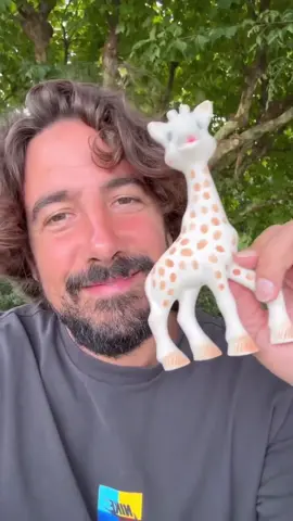 Et toi, t’as combien de Sophie la Girafe chez toi ? 😂 #humour #humoriste #sophielagirafe #maximegasteuil #gasteuil 
