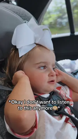 She loves her sissy so much🥹#baby#babyfever#babies#toddler#trending#toddlersoftiktok#trend#toddlers#MomsofTikTok#dadsoftiktok#dadtok#momtok#parents#parenthood#daddysgirl#fatherdaughter#girldad#fyp#sisters#newborn#newborns
