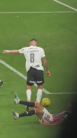 Ele estava inspirado! Duas vezes R-E-N-A-T-O! ⚽⚽ #VaiCorinthians  #Corinthians  #Gol  #Goal  #RenatoAugusto  #Rei