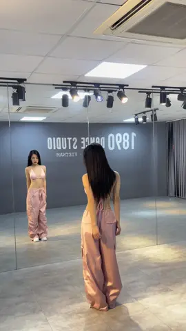 Cô Uyên sắp ra lò 🥰  #lopdance💃 #xuhuong 