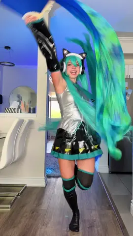 For a second i thought my magic transition fans weren’t working 🙈 thank goodness they did! 😜 #cosplaytransition #cosplaygirl 