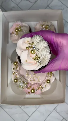 Blush tones🫶🏻💕 piping tips: 4B, 1M ✨ #cake #cupcakes #cakereel #cakereels #food #Foodie #viral #cakemaking #cupcakedecorating #cupcaketiktok #baketok #caketok #cakemaker #homemade #reelsviral #satisfying #satisfyingvideo #pipingvideo #foodoftheday #fyp #cakelover #howto #tutorial #LearnOnTikTok 