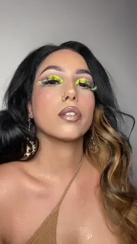 And i dont give a Fuck #princessjasminemua #luxbaesthetixprsearch #luxbaesthetix #luxb #makeup #y2kmakeup 